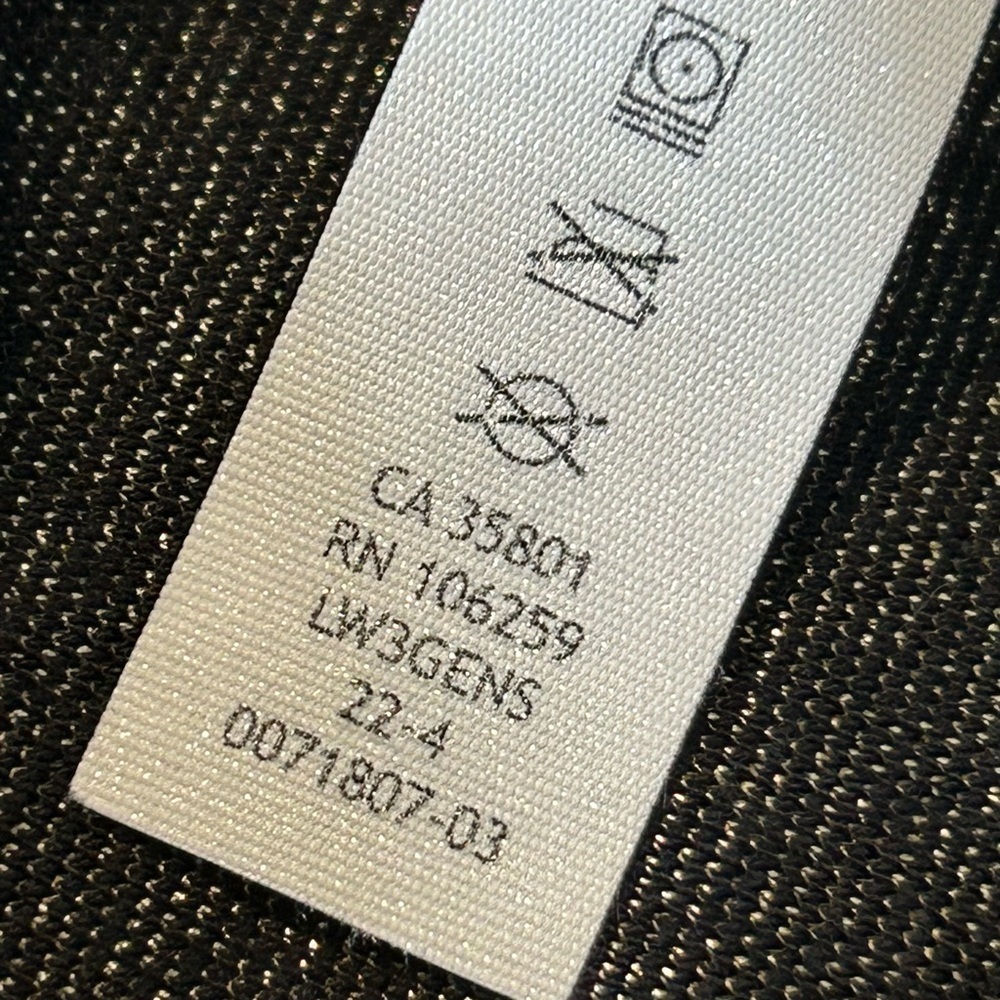 Lululemon Crescent T-Shirt *Spark Metallic 
Size 10
Black Gold 
Limited Edition - Picture 4 of 6